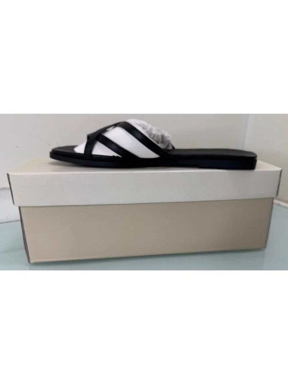 New 14TH and Union Caite Women's Size 7.5 Flats Shoes Sandals Black NIB